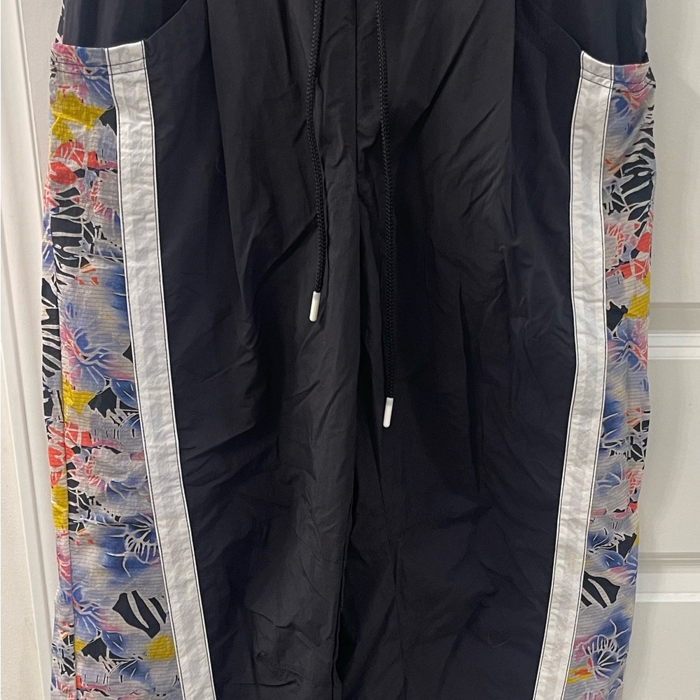 FREE PEOPLE💫 Mystic floral combo Pants with Colorful Side Panels - Picture 6 of 7